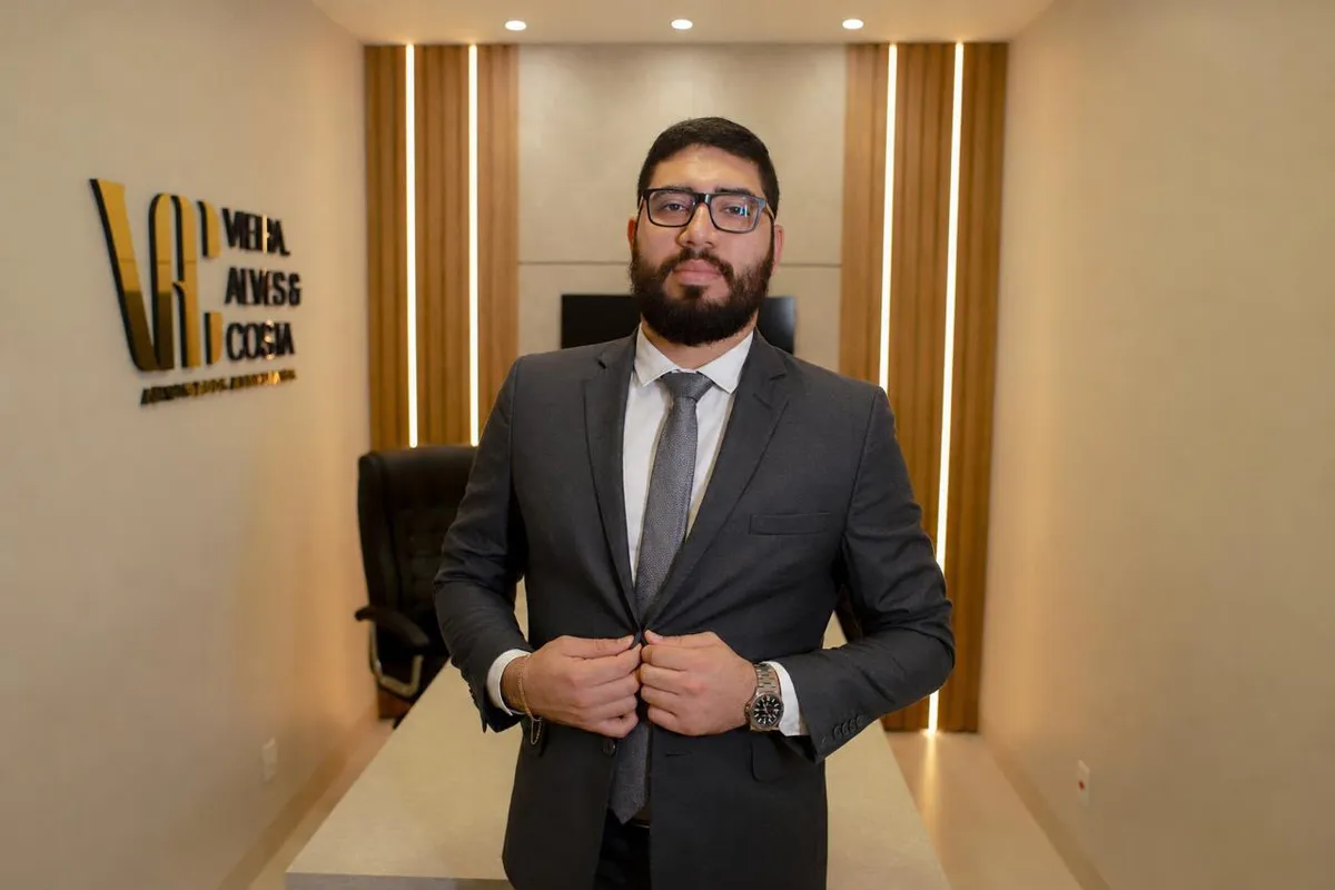 Igor Alves no escritório do Vieira, Alves & Costa Advogados Associados